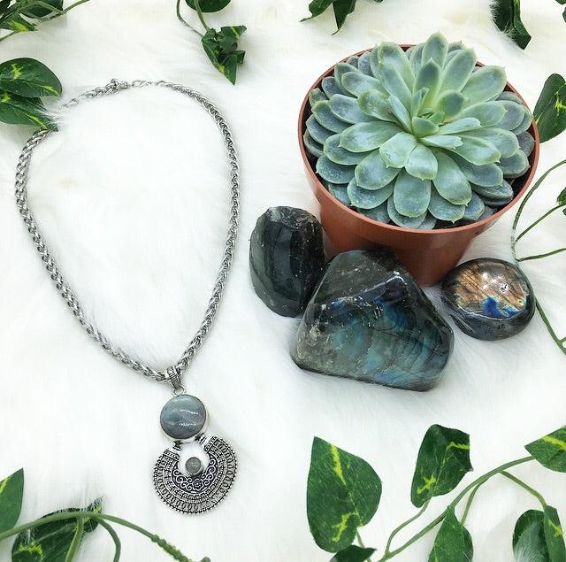 Mystic Nomad Labradorite Necklace